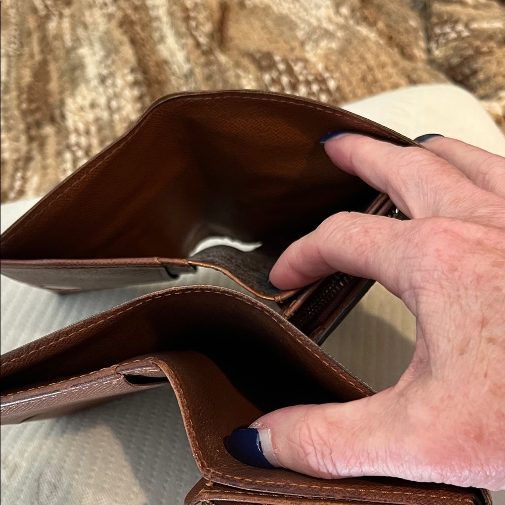 Project Louis Vuitton Dark Brown Monogram Wallet Set Snaps Need to be fixed - Picture 11 of 16